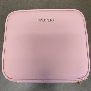 Makeup bag